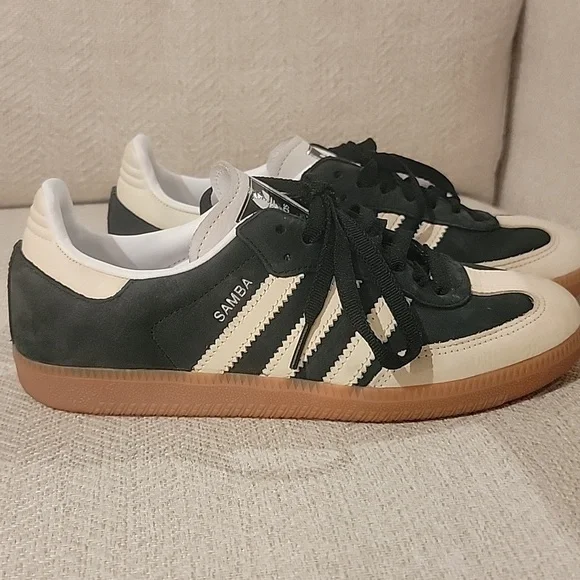 Adidas Samba Black and Cream Shoes - Picture 2 of 4